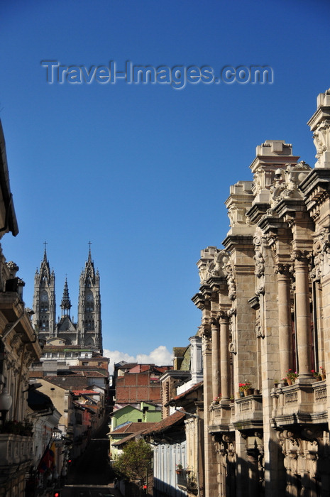 ecuador166: Quito, Ecuador: Calle Venezuela - Circulo Militar and Basilica de Voto Nacional - photo by M.Torres - (c) Travel-Images.com - Stock Photography agency - Image Bank