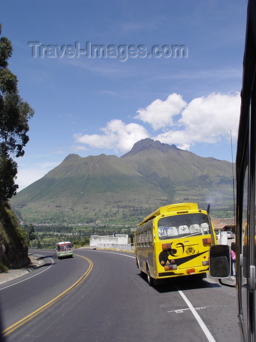 ecuador23: Ecuador - vulcan Cayambe / volcano, Pichincha province - Eastern Cordillera of the Ecuadorean Andes (0.03S 78.0W) - Holocene compound volcano (photo by A.Caudron) - (c) Travel-Images.com - Stock Photography agency - Image Bank