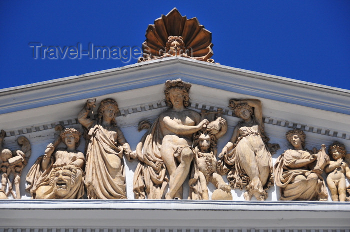 ecuador34: Quito, Ecuador: Plaza del Teatro / Plaza Chica - Teatro Sucre - tympanum - sculpture of Morpheus, god of sleep, and nine muses, Calliope, Clio, Erato, Euterpe, Melpomene, Polyhymnia, Thalia, Terpsichore and Urania - photo by M.Torres - (c) Travel-Images.com - Stock Photography agency - Image Bank