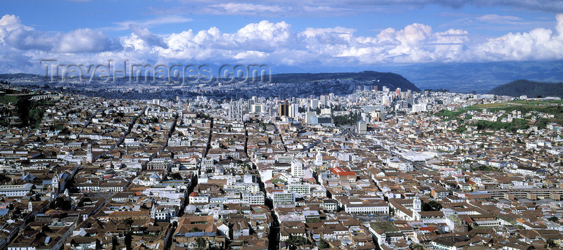 ecuador4: Ecuador - Quito: panorama - the old and new cities - photo by W.Allgöwer - (c) Travel-Images.com - Stock Photography agency - Image Bank