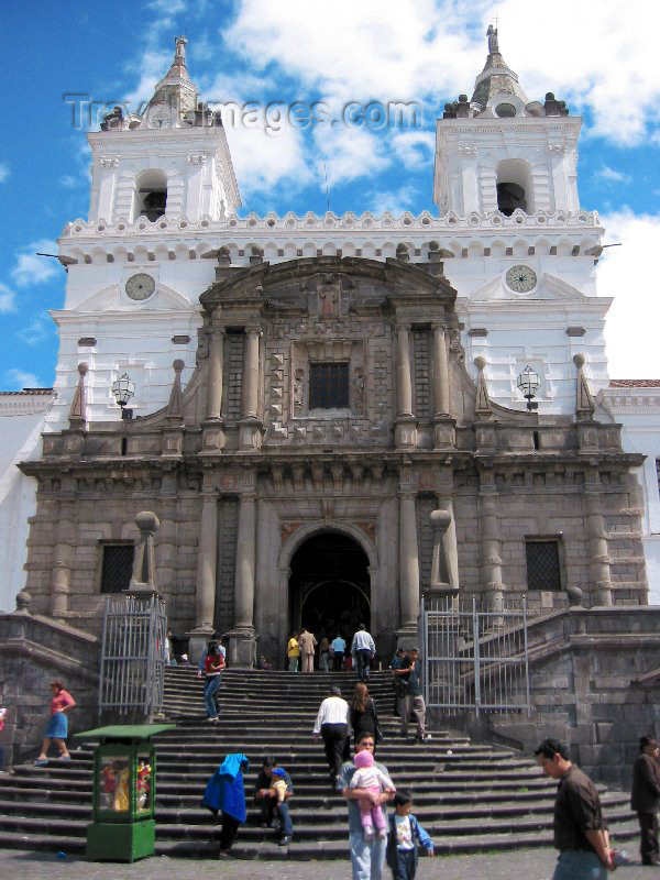 ecuador5: Ecuador - Quito / UIO: Spanish colonial heritage - on the Iglesia de San Francisco steps - Unesco world heritage site (photo by Rod Eime) - (c) Travel-Images.com - Stock Photography agency - Image Bank