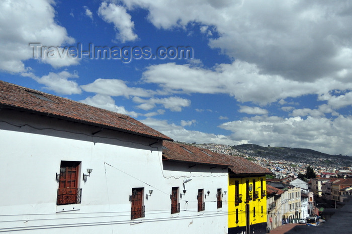 ecuador50: Quito, Ecuador: view along Calle Maldonado, towards the suburbs - photo by M.Torres - (c) Travel-Images.com - Stock Photography agency - Image Bank