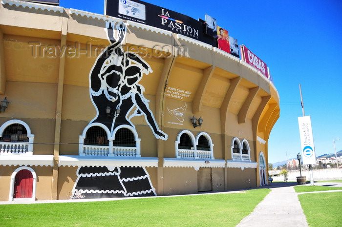 ecuador67: Quito, Ecuador: Quito Bullring - Plaza de Toros de Quito - a bit of Flamenco - between Amazonas and Juan de Azcaray avenues - barrio Jipijapa - coso de Iñaquito - photo by M.Torres - (c) Travel-Images.com - Stock Photography agency - Image Bank