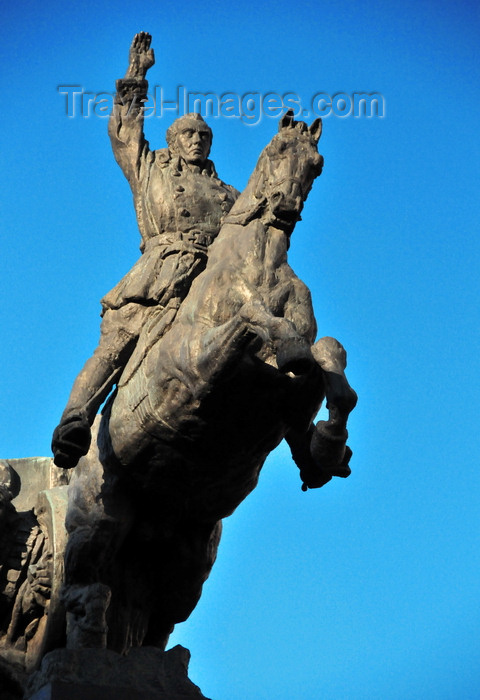 ecuador72: Quito, Ecuador: Bolívar equestrian statue - Plaza Simón Bolívar - the Venezuelan liberator stands in front of Parque La Alameda - sculptors Jacques Zwobada and Rene Letourneur and architects Felix Bruneau, Rene Marouzeau and Luis Emilio Galey - photo by M.Torres - (c) Travel-Images.com - Stock Photography agency - Image Bank