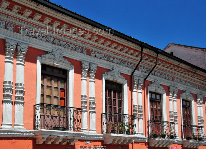 ecuador94: Quito, Ecuador: Plaza de la Merced - beautiful façade with wrought iron balconies - Calle Cuenca - photo by M.Torres - (c) Travel-Images.com - Stock Photography agency - Image Bank