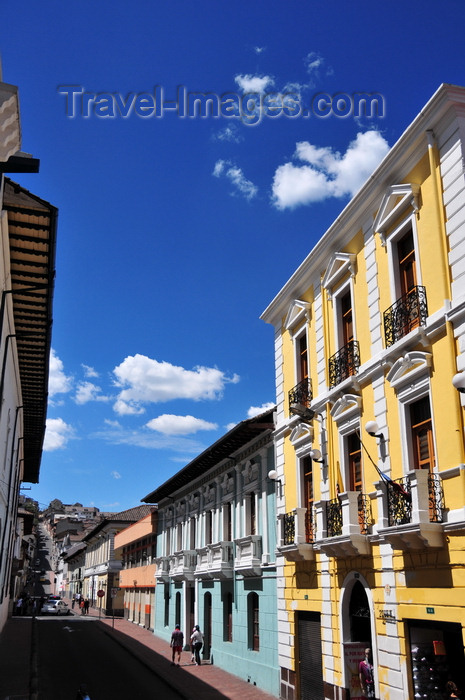 ecuador99: Quito, Ecuador: view NE along Calle Cuenca, from Plaza de la Merced - photo by M.Torres - (c) Travel-Images.com - Stock Photography agency - Image Bank