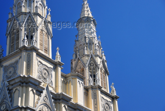 el-salvador18: San Salvador, El Salvador, Central America: spires of the Basílica del Sagrado Corazón de Jesús - photo by M.Torres - (c) Travel-Images.com - Stock Photography agency - Image Bank