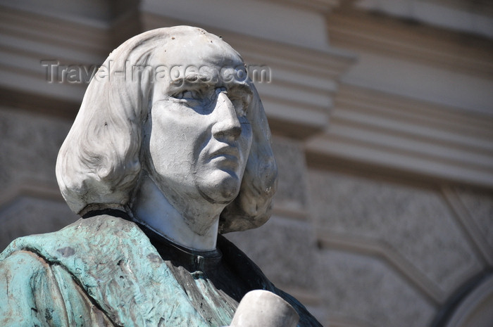 el-salvador43: San Salvador, El Salvador, Central America: National Palace - statue of Christopher Columbus - photo by M.Torres - (c) Travel-Images.com - Stock Photography agency - Image Bank