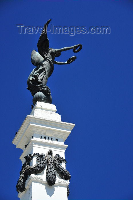 el-salvador54: San Salvador, El Salvador, Central America: Parque Libertad - Liberty monument - statue and obelisk - photo by M.Torres - (c) Travel-Images.com - Stock Photography agency - Image Bank