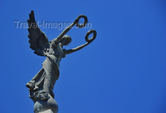 el-salvador55: San Salvador, El Salvador, Central America: Parque Libertad - winged statue of Liberty - photo by M.Torres - (c) Travel-Images.com - Stock Photography agency - Image Bank