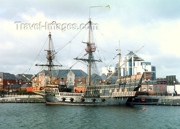 england12: Salford, Greater Manchester, England: Francis Drake's Golden Hind - English galleon - photo by Miguel Torres - (c) Travel-Images.com - Stock Photography agency - Image Bank