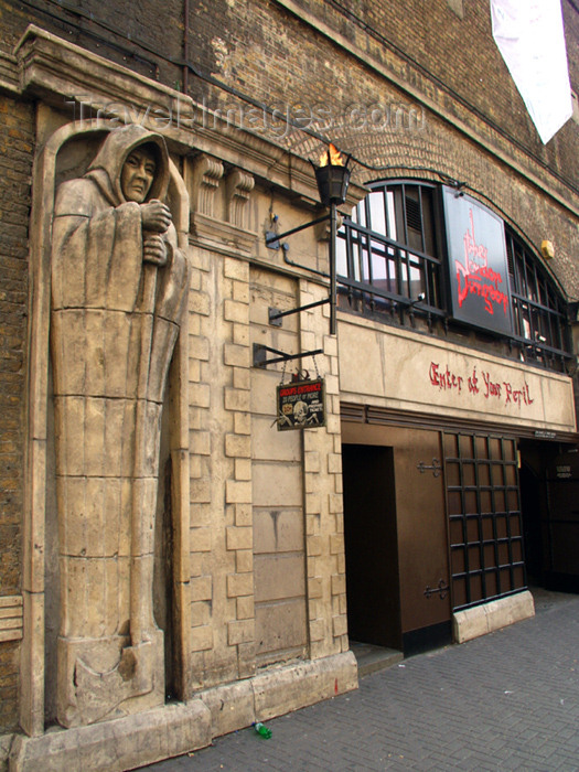 england146: London: the London Dungeon - tourist attraction - Tooley Street, Southwark - photo by K.White - (c) Travel-Images.com - Stock Photography agency - Image Bank