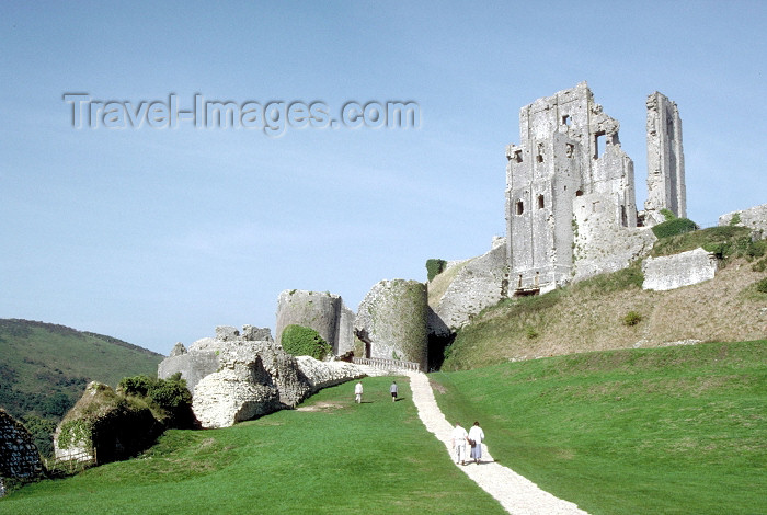 england189: England - Purbeck district (Dorset county): Corfe Castle - dismantled by Parliamentary forces in 1646 - photo by R.Eime - (c) Travel-Images.com - Stock Photography agency - Image Bank