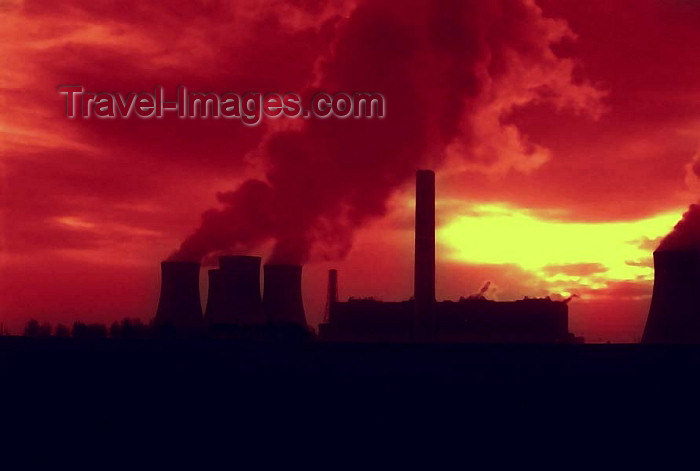 england194: Warrington, Cheshire, England, UK: Fiddler's Ferry Power Station - Cuerdley - photo by D.Jackson - (c) Travel-Images.com - Stock Photography agency - Image Bank