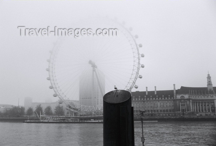 england197: London: London Eye in the mist - Black and White image - photo by C.Ariav - (c) Travel-Images.com - Stock Photography agency - Image Bank