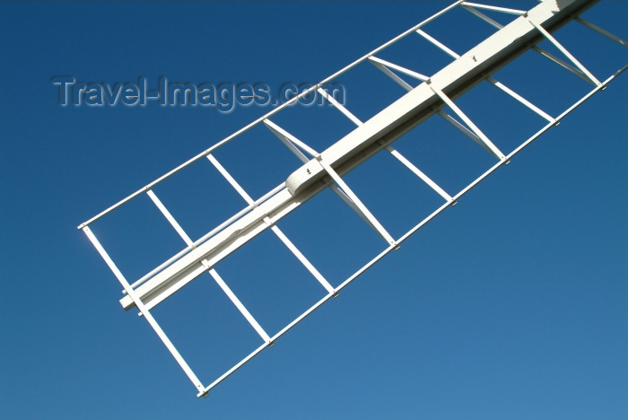 england213: Horsey broad (Norfolk): Horsey Mill - sweep detail - windmill / windpump - photo by K.White - (c) Travel-Images.com - Stock Photography agency - Image Bank