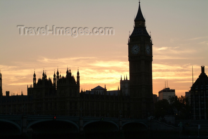 england222: London: Big Ben and Houses of Parliament at sunset - silhouette - photo by K.White - (c) Travel-Images.com - Stock Photography agency - Image Bank