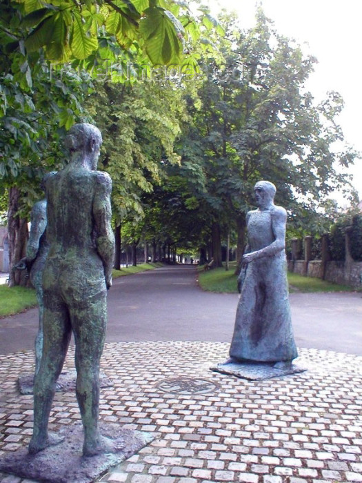 england230: England - Dorchester (Dorset County): statues by Elizabeth Frink in the South Walks - photo by N.Clark - (c) Travel-Images.com - Stock Photography agency - Image Bank