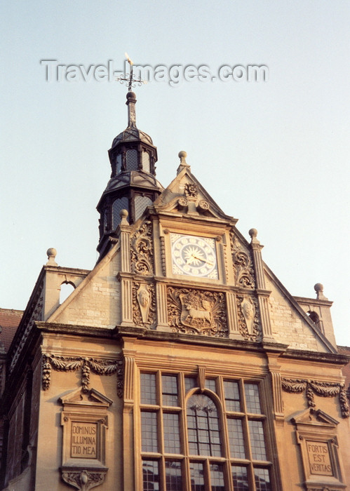 england237: England (UK) - Oxford (Oxfordshire): gable - Oxford University's moto 'Dominus illuminatio mea'  (Psalm 27) and the city's motto 'Fortis est veritas' - photo by M.Torres - (c) Travel-Images.com - Stock Photography agency - Image Bank