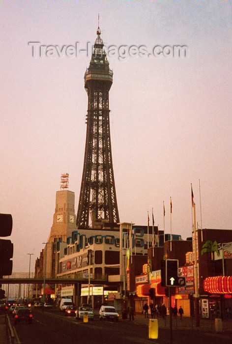 england24: Blackpool / BLK - Lancashire, England, UK: triumph of kitsch - Blackpool tower at dusk - designed by Maxwell and Tuke - photo by M.Torres - (c) Travel-Images.com - Stock Photography agency - Image Bank