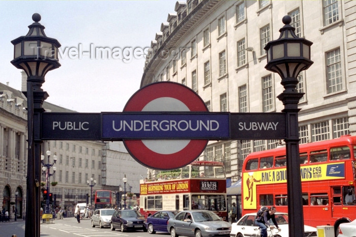 england241: London, England: subway - metro - underground - Piccadilly Circus station - photo by M.Bergsma - (c) Travel-Images.com - Stock Photography agency - Image Bank