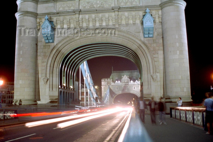 england246: London: crossing Tower bridge - nocturnal - lights - traffic - photo by M.Bergsma - (c) Travel-Images.com - Stock Photography agency - Image Bank