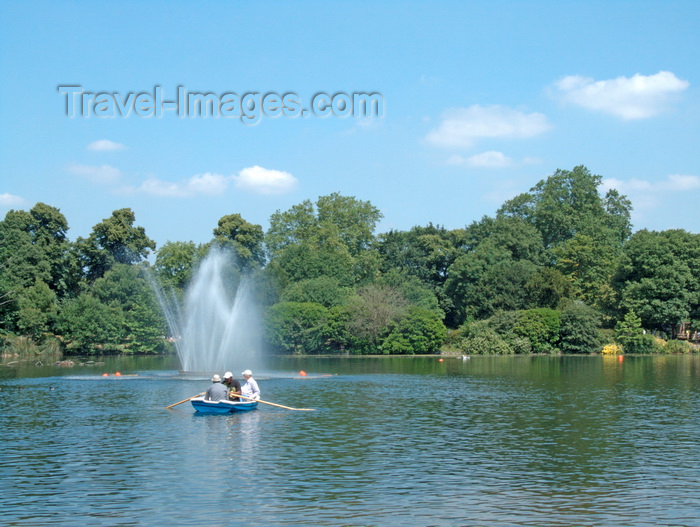 england273: London, England: Victoria Park, Hackney - photo by A.Bartel - (c) Travel-Images.com - Stock Photography agency - Image Bank