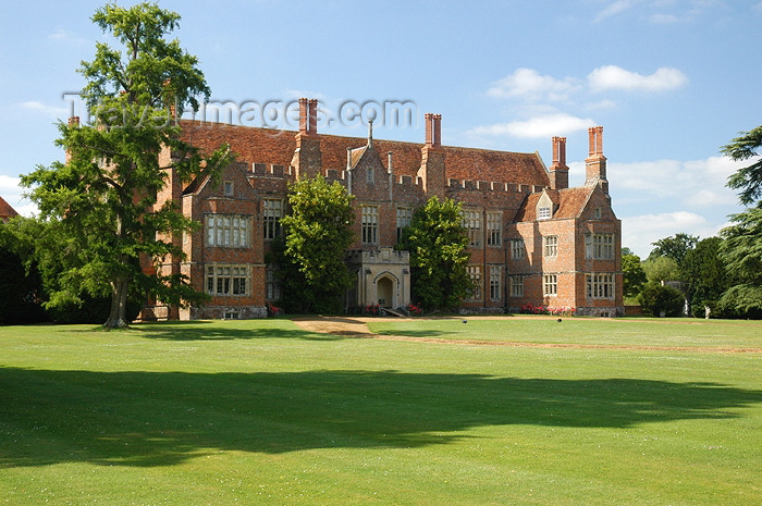 england274: Mapledurham, Oxfordshire, South East England, UK: Mapledurham Estate - Elizabethan stately home - photo by T.Marshall - (c) Travel-Images.com - Stock Photography agency - Image Bank