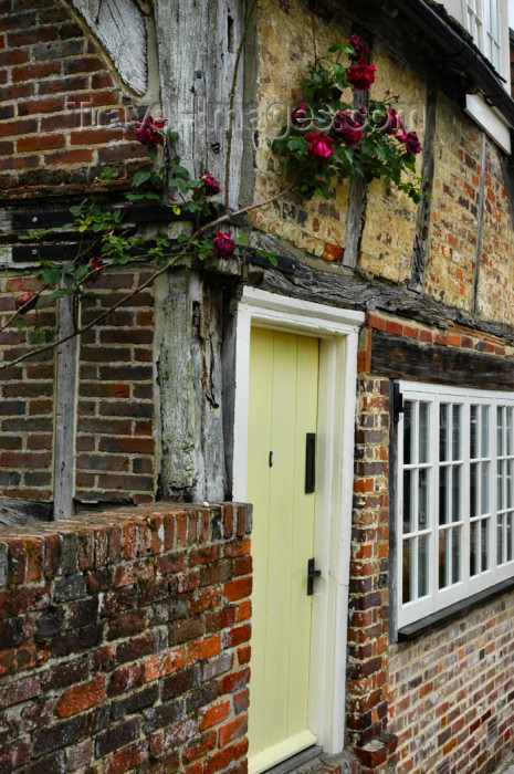 england279: England (UK) - Alresford (Hampshire): English cottage - detail - photo by T.Marshall - (c) Travel-Images.com - Stock Photography agency - Image Bank