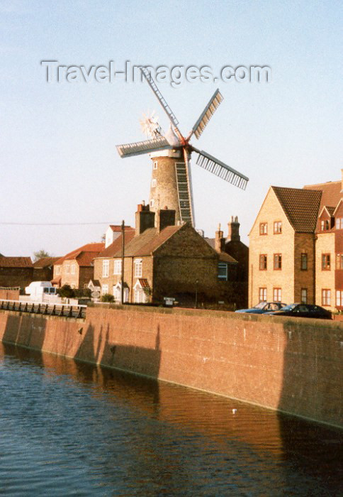 england28: Boston - Lincolnshire, England (UK): windmill waiting for Don Quixote - photo by M.Torres - (c) Travel-Images.com - Stock Photography agency - Image Bank