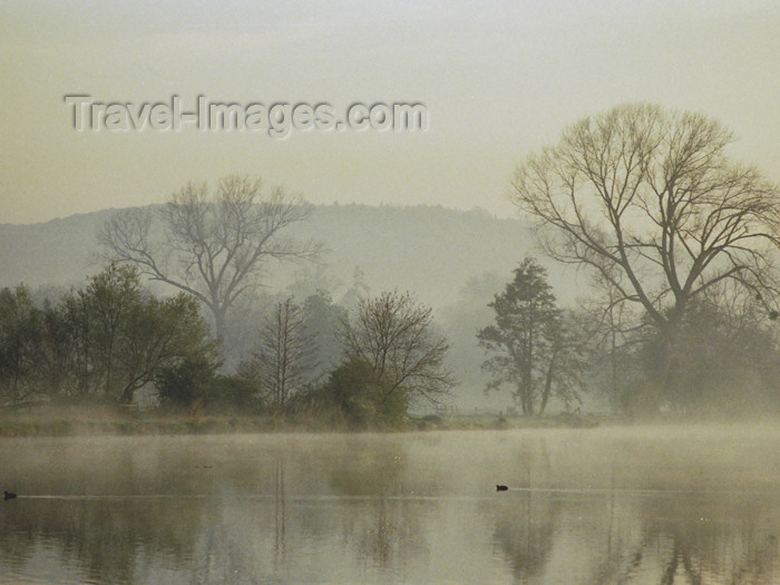 england280: England (UK) - Henley-on-Thames (Oxfordshire): River Thames - photo by T.Marshall - (c) Travel-Images.com - Stock Photography agency - Image Bank