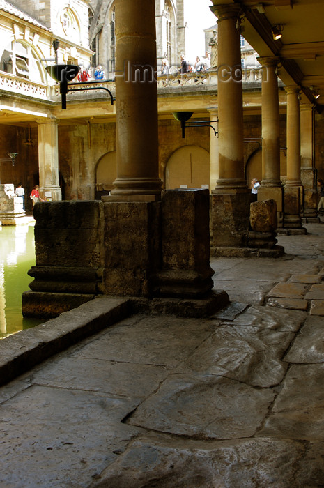 england370: England - Bath (Somerset county - Avon): in the Roman Baths - photo by C. McEachern - (c) Travel-Images.com - Stock Photography agency - Image Bank