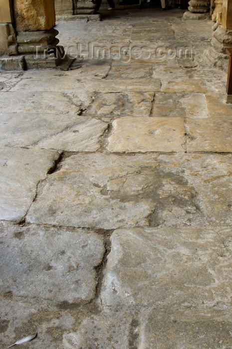 england371: England - Bath (Somerset county - Avon): Stone walkway at the Roman Baths - photo by C. McEachern - (c) Travel-Images.com - Stock Photography agency - Image Bank