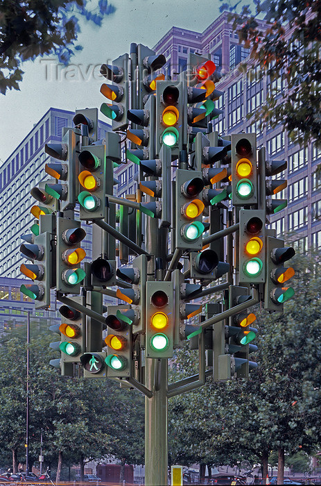 england409: London: Traffic Lights Tree sculpture, installation by Pierre Vivant - Westferry Way - Docklands - Tower Hamlets -  photo by A.Bartel - (c) Travel-Images.com - Stock Photography agency - Image Bank