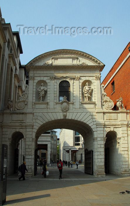 england414: London, England: arch linking St Paul's churchyard to Paternoster Square - City - photo by M.Torres - (c) Travel-Images.com - Stock Photography agency - Image Bank