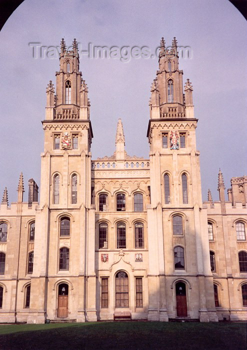 england42: Oxford / OXF, Oxfordshire, South East England, UK: inner court - All Souls College - photo by M.Torres - (c) Travel-Images.com - Stock Photography agency - Image Bank