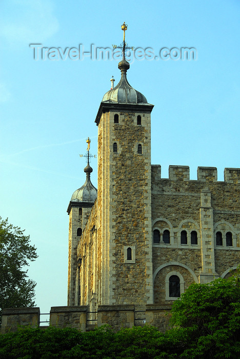 england455: London: Tower of London - White tower - photo by M.Torres - (c) Travel-Images.com - Stock Photography agency - Image Bank