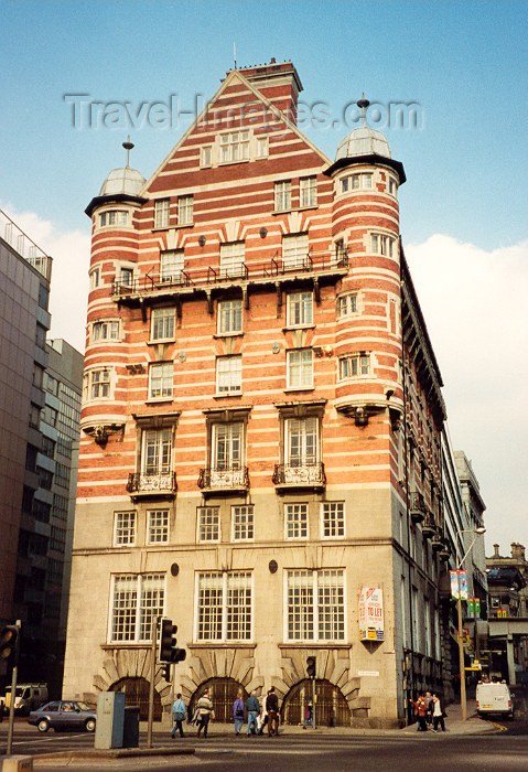 england47: Liverpool, Merseyside, North West England, UK: stripes - Albion House - White Star lines building - Designer: Richard Norman Shaw with J Francis Doyle - photo by M.Torres - (c) Travel-Images.com - Stock Photography agency - Image Bank