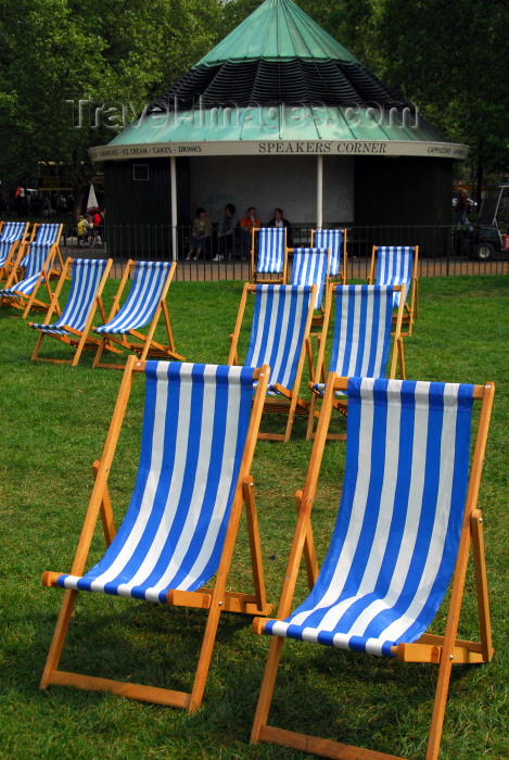 england477: London: deck chairs near Speakers Corner - Hyde Park - photo by M.Torres - (c) Travel-Images.com - Stock Photography agency - Image Bank