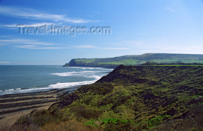 england509: Robin Hood's Bay, North Yorkshire: Looking south to Old Peak (South Cheek) and Ravenscar from clifftop above Robin Hood's Bay - photo by D.Jackson - (c) Travel-Images.com - Stock Photography agency - Image Bank