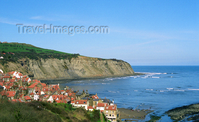 england512: Robin Hood's Bay, North Yorkshire, England: Bay Town town and the North Sea - photo by D.Jackson - (c) Travel-Images.com - Stock Photography agency - Image Bank