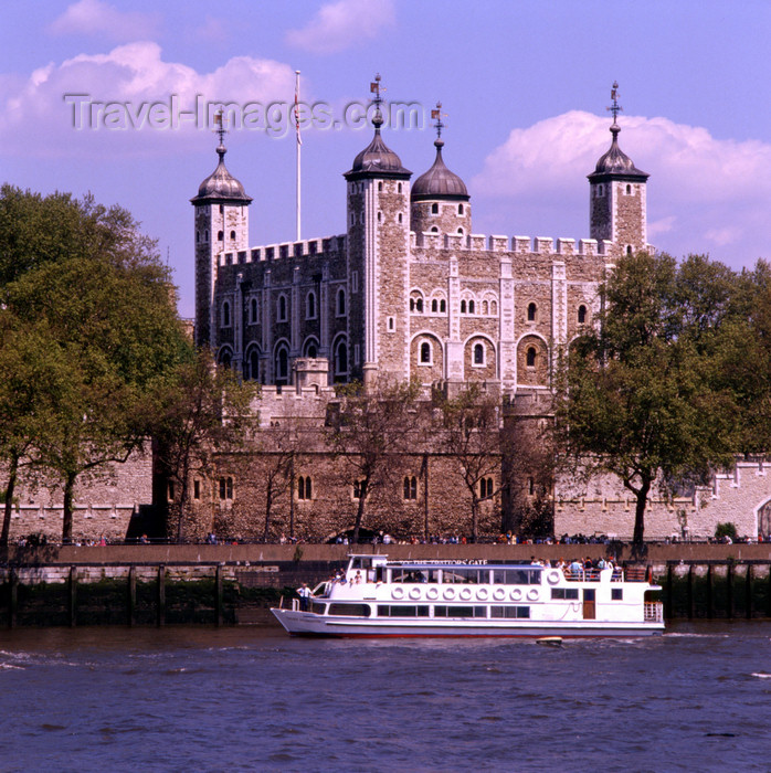 england529: England - London: tour boat and Tower of London - photo by A.Bartel - (c) Travel-Images.com - Stock Photography agency - Image Bank