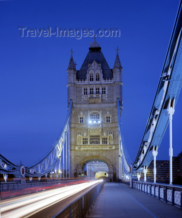 england530: England - London: Tower Bridge - car lights - long exposure - photo by A.Bartel - (c) Travel-Images.com - Stock Photography agency - Image Bank