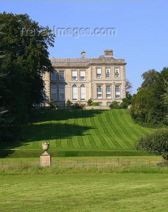 england544: Alcester, Warwickshire, England: Ragley Hall - Palladian House designed by Robert Hooke - home of the Marquess and Marchioness of Hertford - photo by J.Cave - (c) Travel-Images.com - Stock Photography agency - Image Bank