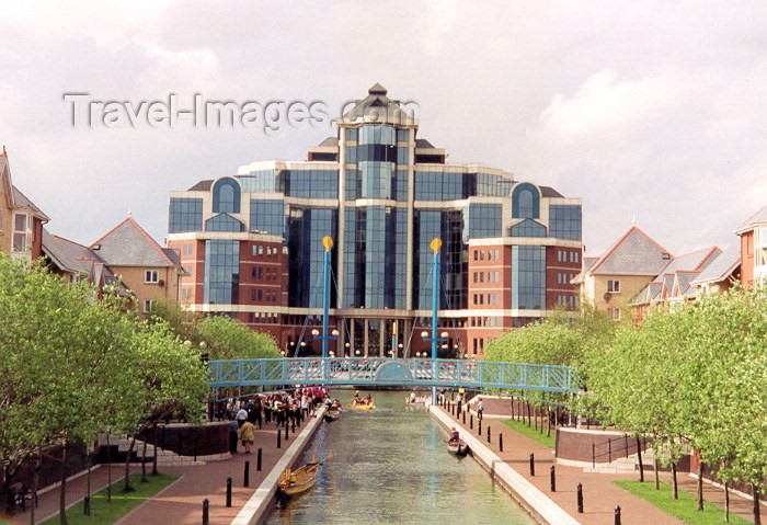 england56: Salford, Greater Manchester, England: canal - still waiting for the gondolas - photo by Miguel Torres - (c) Travel-Images.com - Stock Photography agency - Image Bank