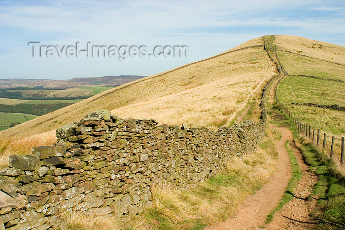 england608: Peak District, Derbyshire, England: trail on a ridge - near Castleton - photo by I.Middleton - (c) Travel-Images.com - Stock Photography agency - Image Bank