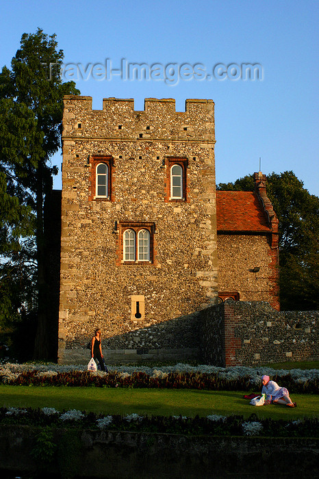 england626: Canterbury, Kent, South East England: Westgate gardens - Westgate city wall, by the Great Stour river - photo by I.Middleton - (c) Travel-Images.com - Stock Photography agency - Image Bank