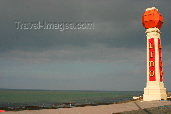 england636: Margate, Kent, South East England: Lido column - Lido Function Rooms, Ethelbert Terrace, Cliftonville - Isle of Thanet - photo by I.Middleton - (c) Travel-Images.com - Stock Photography agency - Image Bank