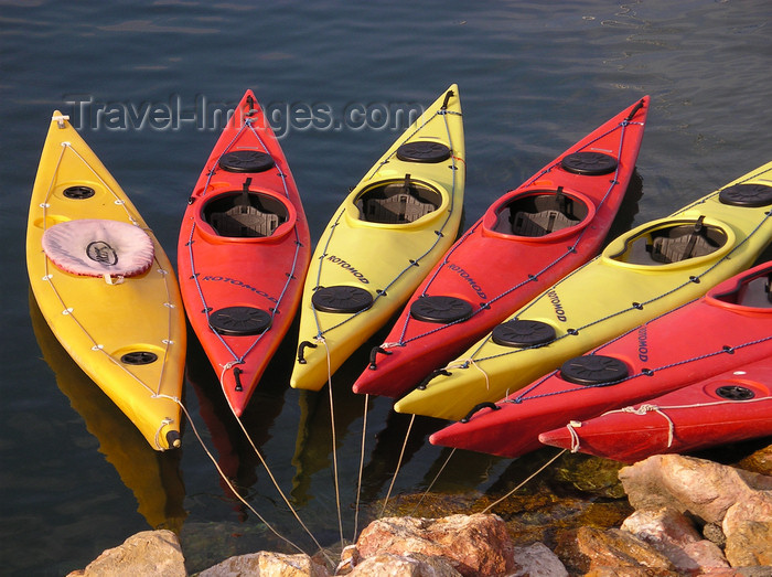 england644: Oxfordshire, South East England: canoes in the River Thames - photo by T.Marshall - (c) Travel-Images.com - Stock Photography agency - Image Bank