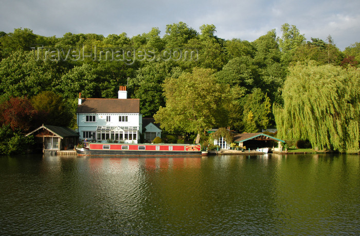 england646: Henley-on-Thames, Oxfordshire, South East England: Marsh Lock - photo by T.Marshall - (c) Travel-Images.com - Stock Photography agency - Image Bank